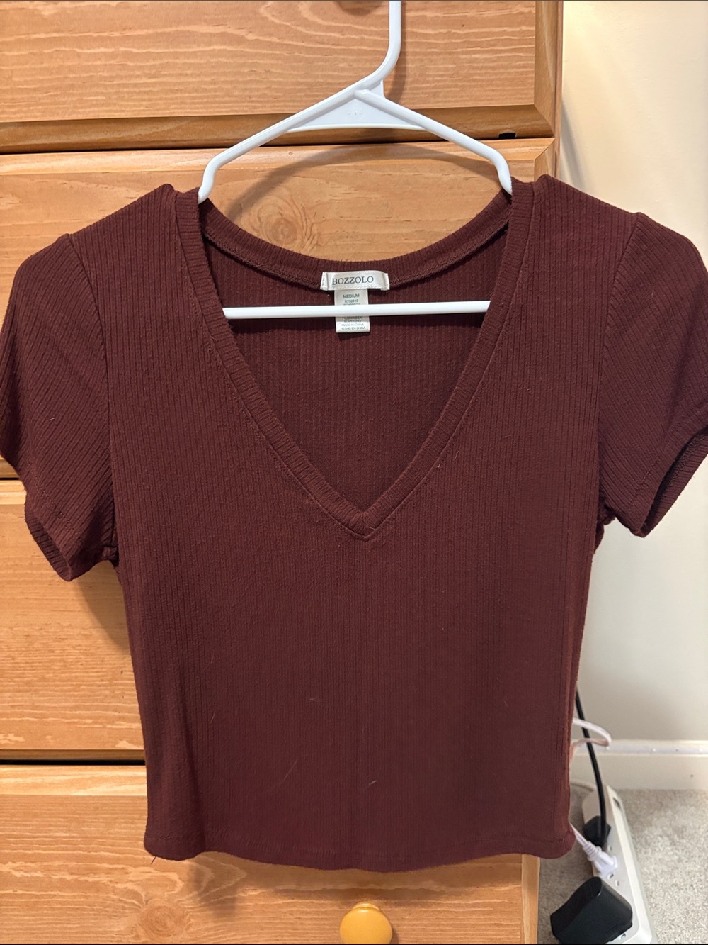Bozzolo Short Sleeve Ribbed V-Neck Crop Top - Wine